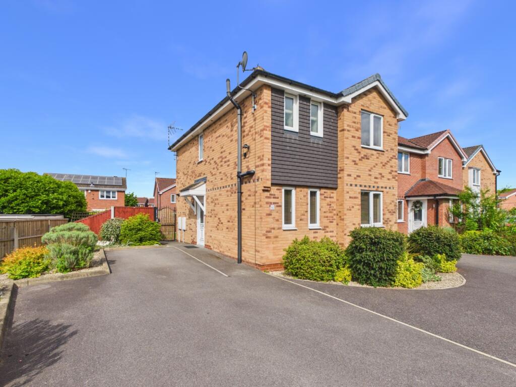 Main image of property: Dunbar Close, Long Eaton, Nottingham, Nottinghamshire, NG10