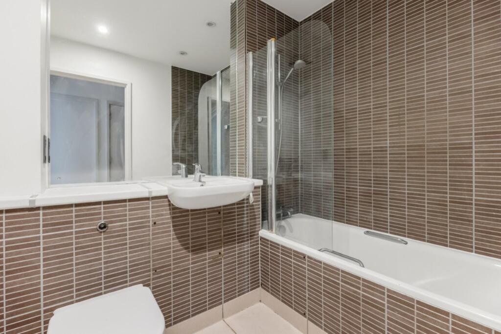 Apartment in London - More
