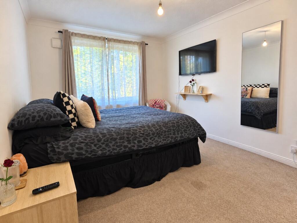 Apartment in Woking, Mount Hermon, Westfield - View 4