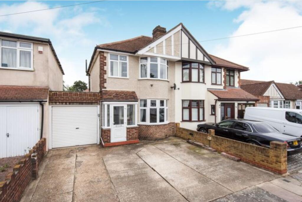 Main image of property: Waverley Avenue