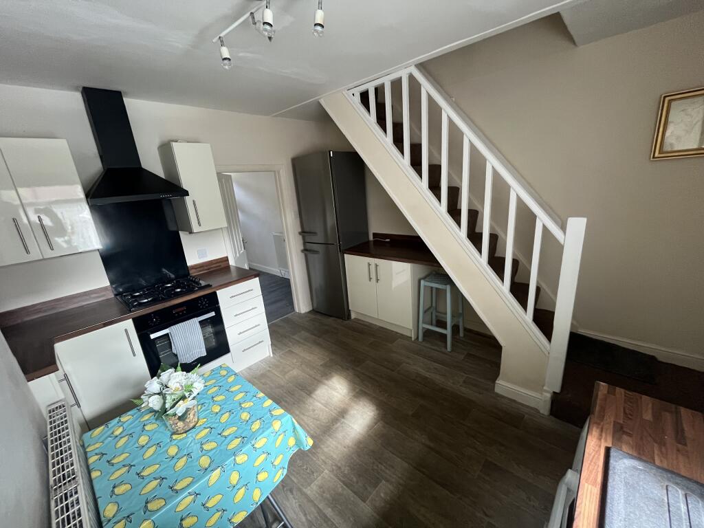 36 Mayfield Road, Ashbourne, Derbyshire DE6 1AR photo 4