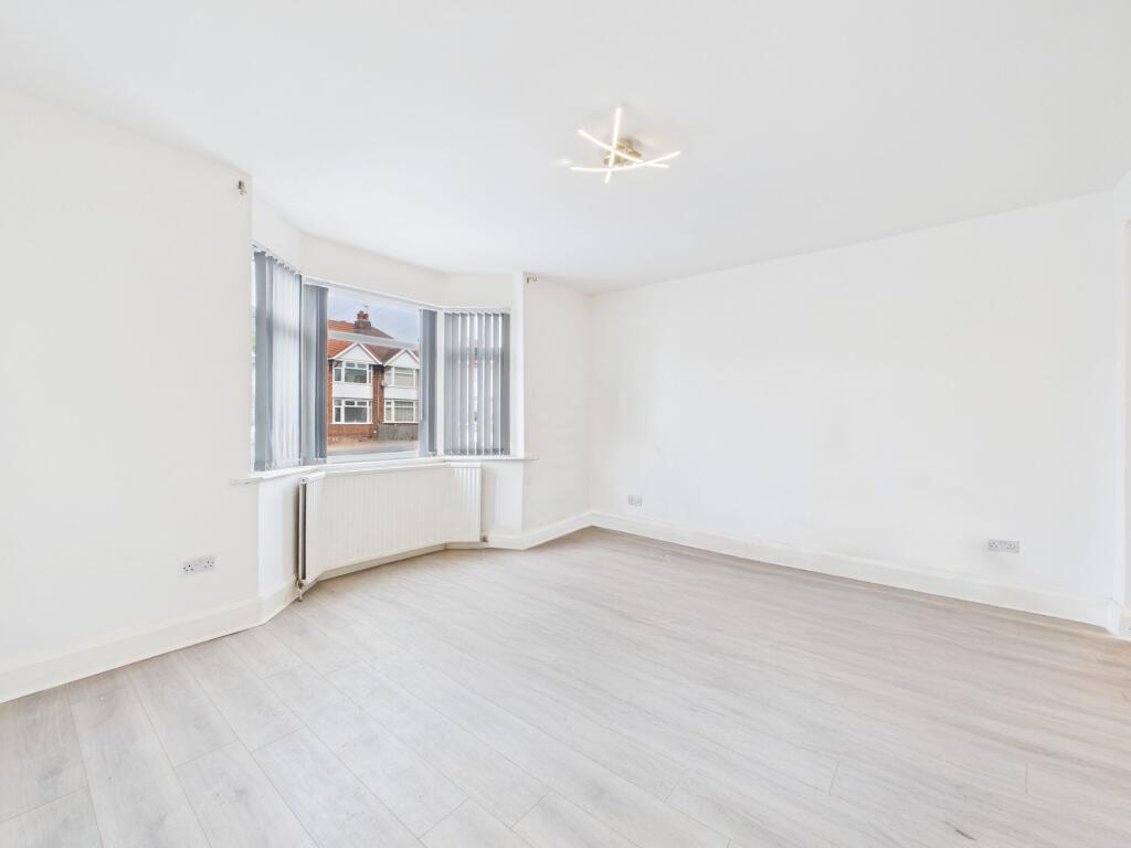 House in Nottingham, Gedling - More
