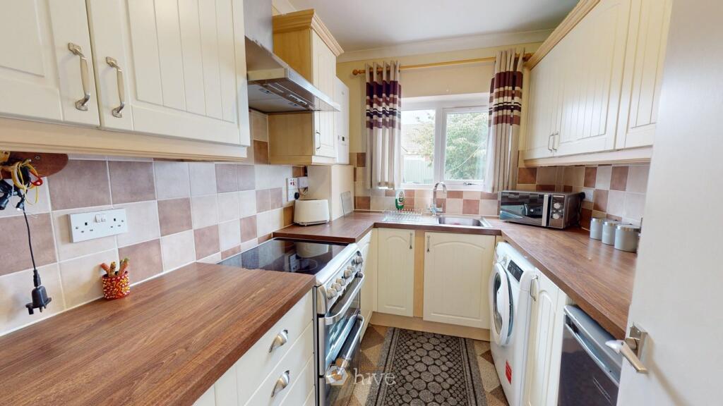 St Michaels Avenue, Rossington, Doncaster, DN11 photo 2