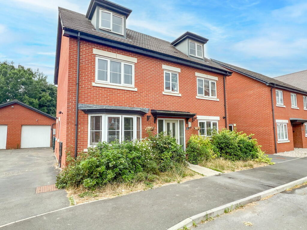 Centurion Drive, Kempsey, Worcester, Worcestershire, WR5 - Więcej