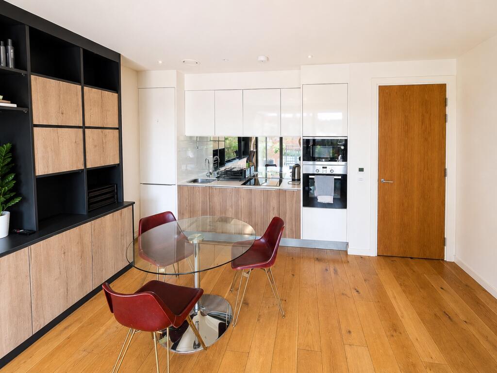 Apartment in London - View 2
