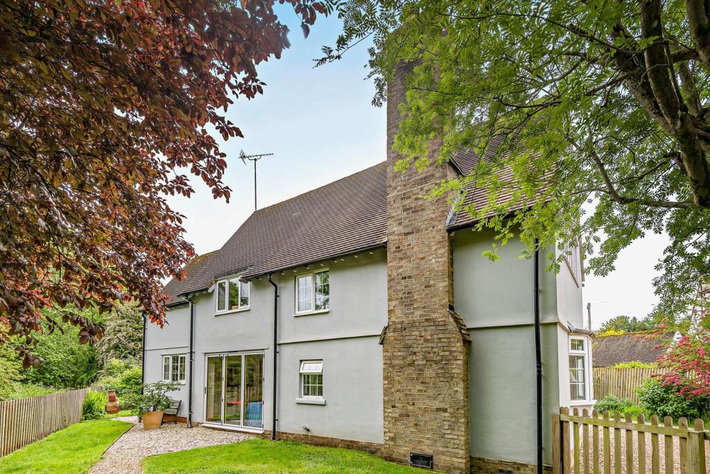 Central Cirencester - View 4