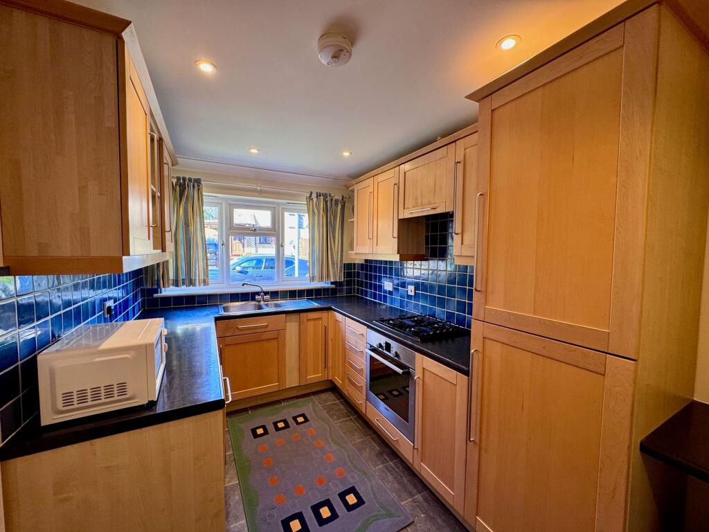House in Guildford, Onslow Village - View 3