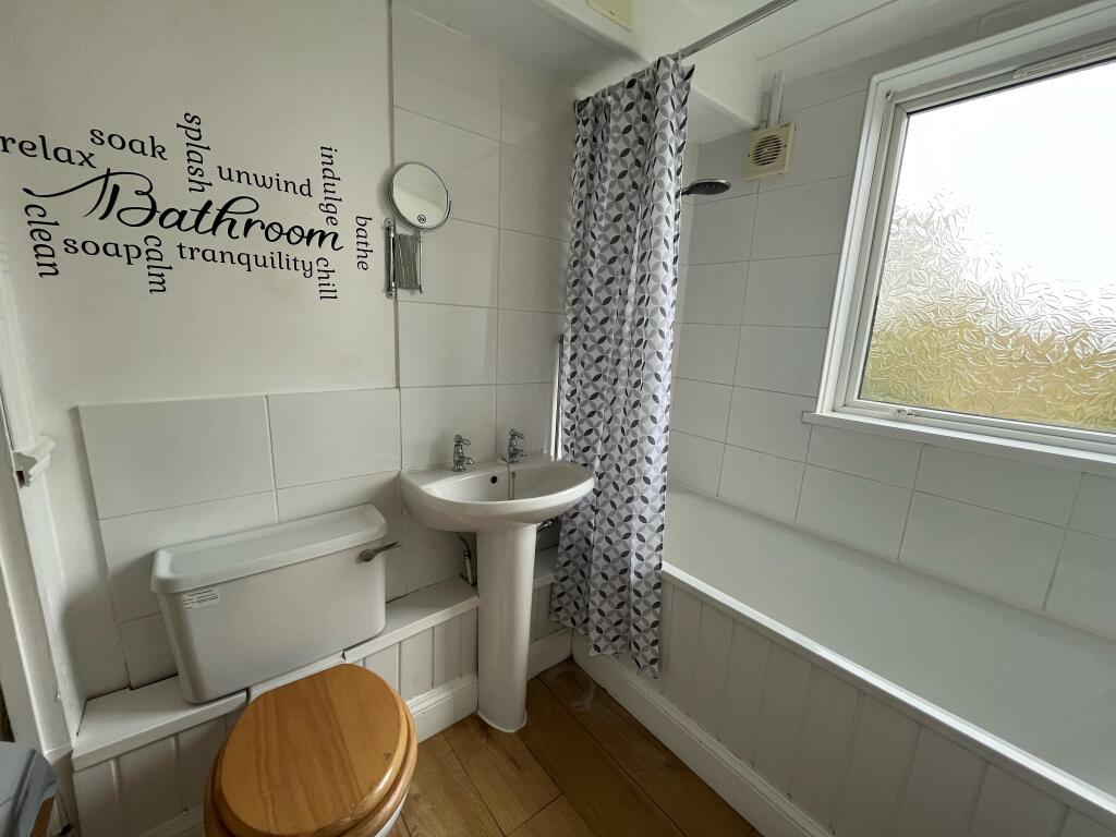Apartment in Havant, Leigh Park - View 5