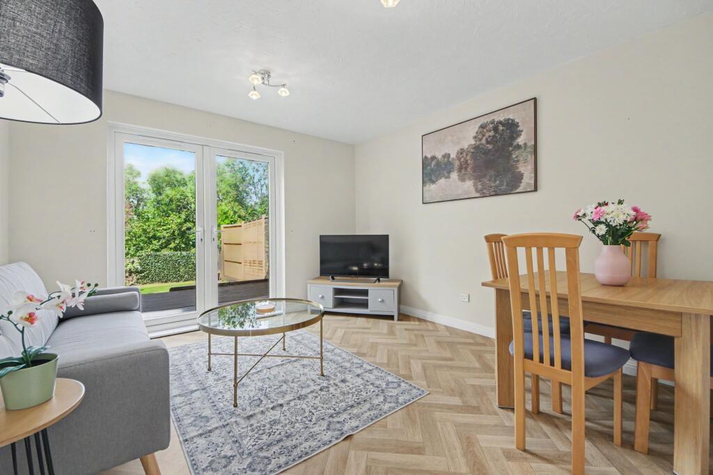 House in Southampton - More