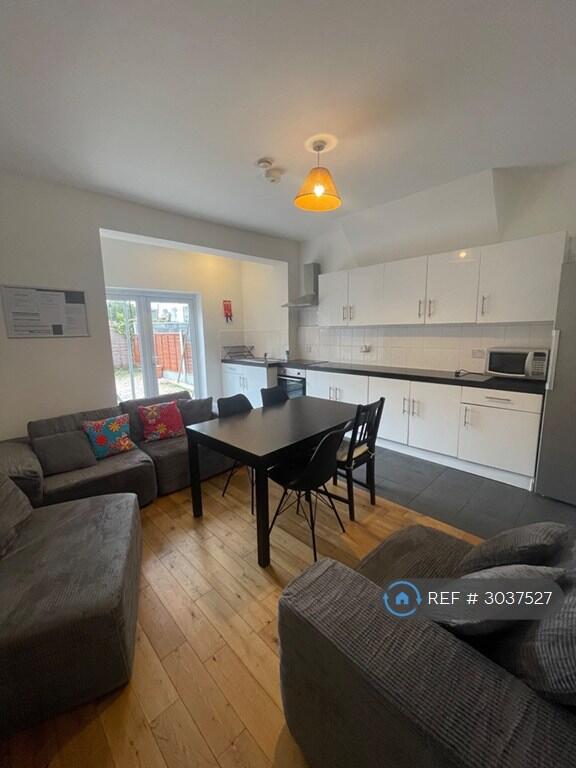 House in London - View 4