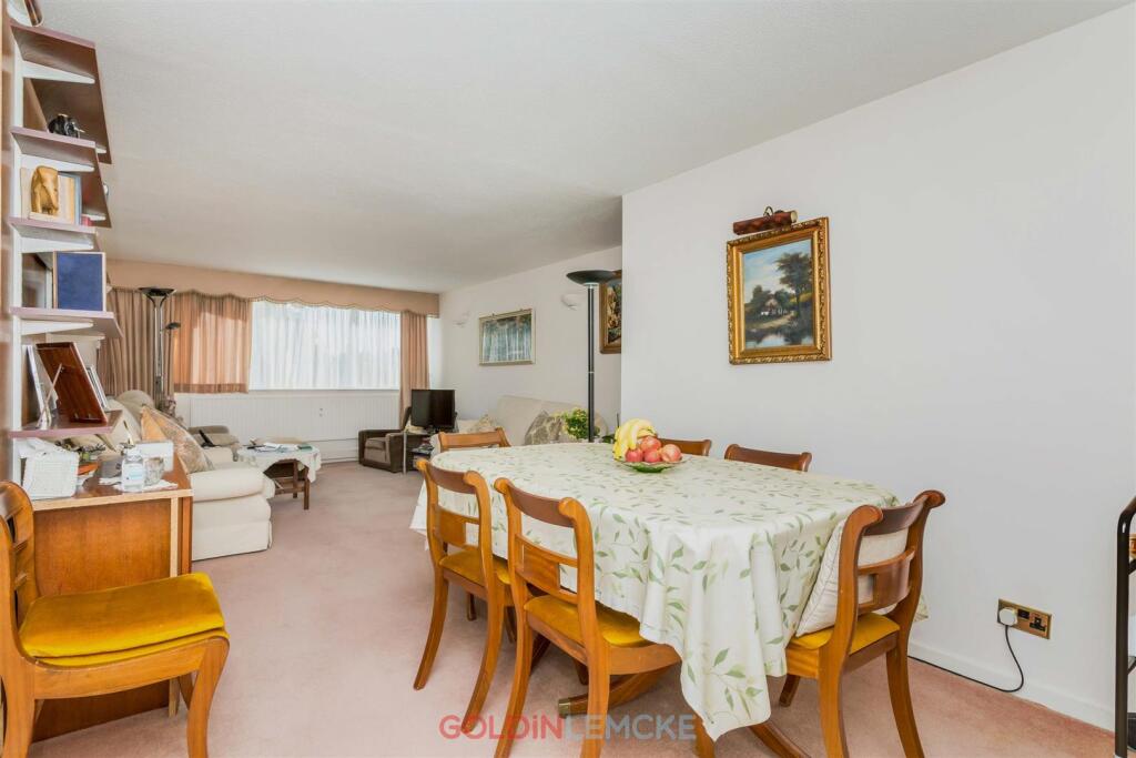Apartment in Hove, Brunswick - View 3