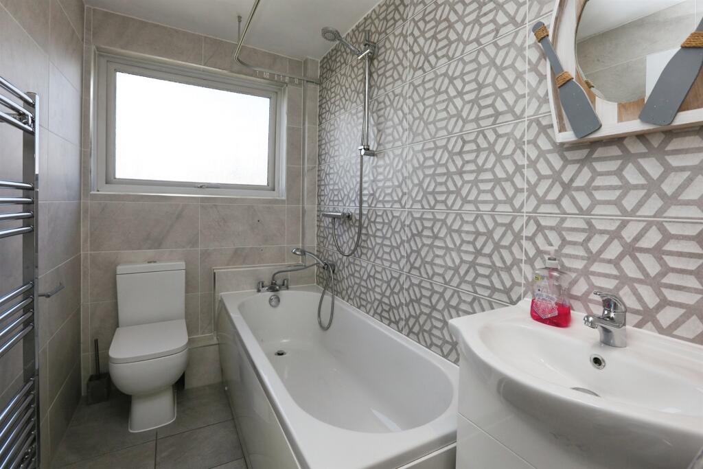 Apartment in Southampton, Cranbourne Park, Hedge End - View 5