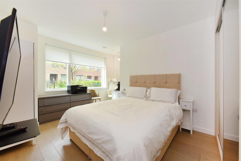 House in London - View 5