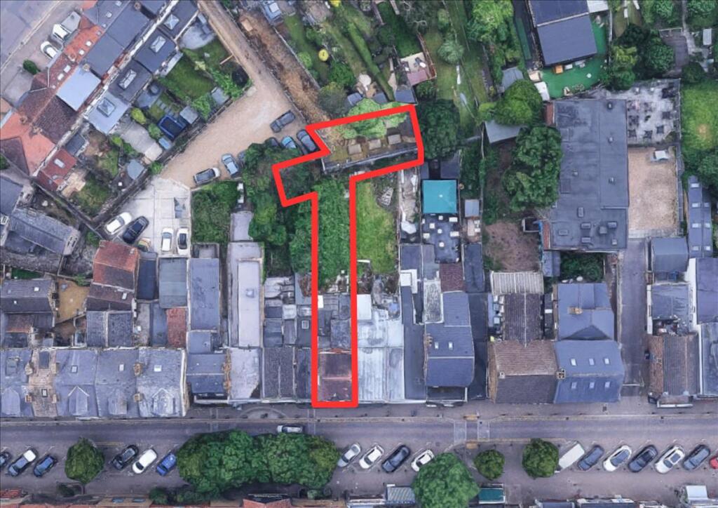 Main image of property: 38 Queens Road, Buckhurst Hill, Essex, IG9