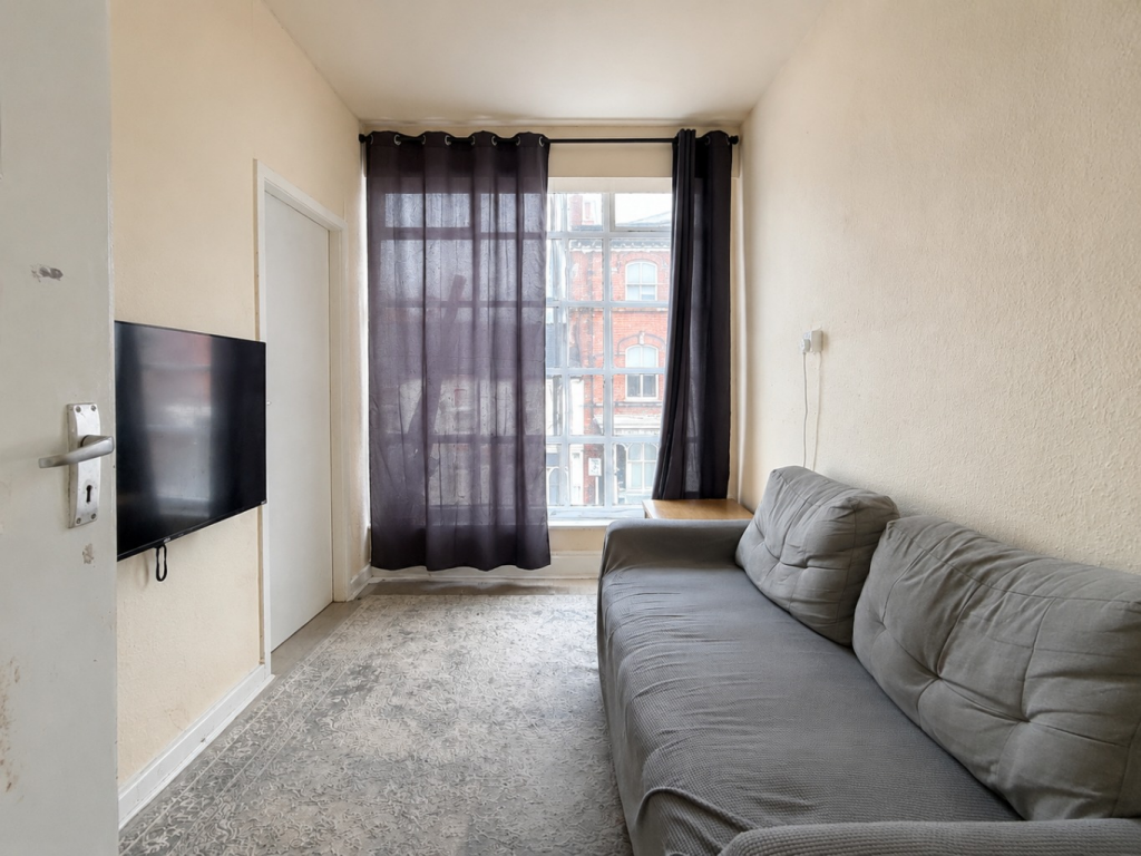 Apartment in Preston - View 3