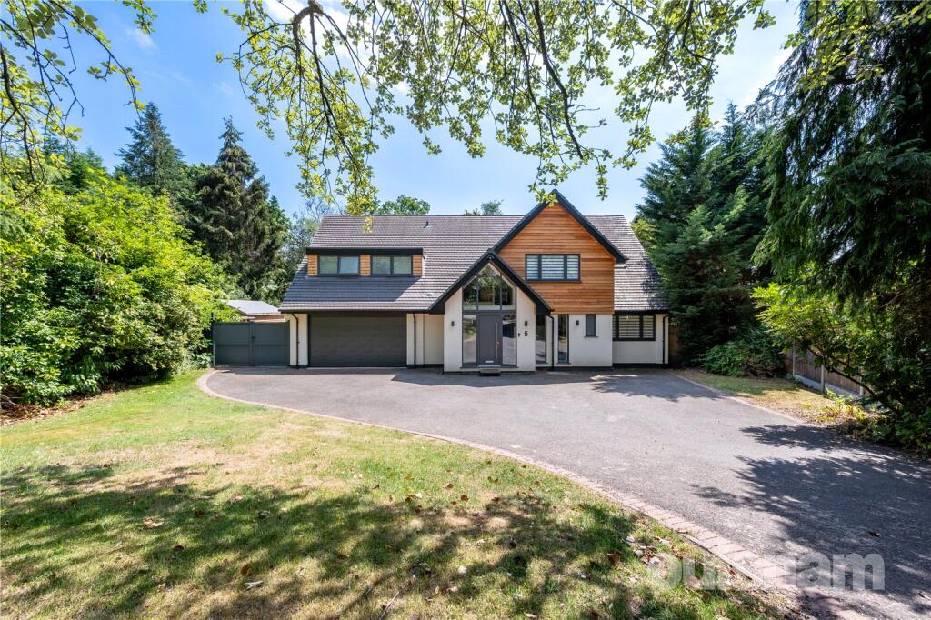 Main image of property: Dunedin Drive, Barnt Green, Birmingham, Worcestershire, B45