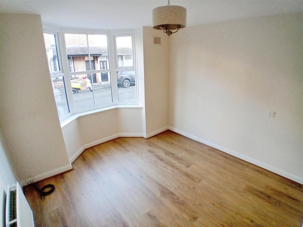House in Warwick, Royal Leamington Spa - View 4