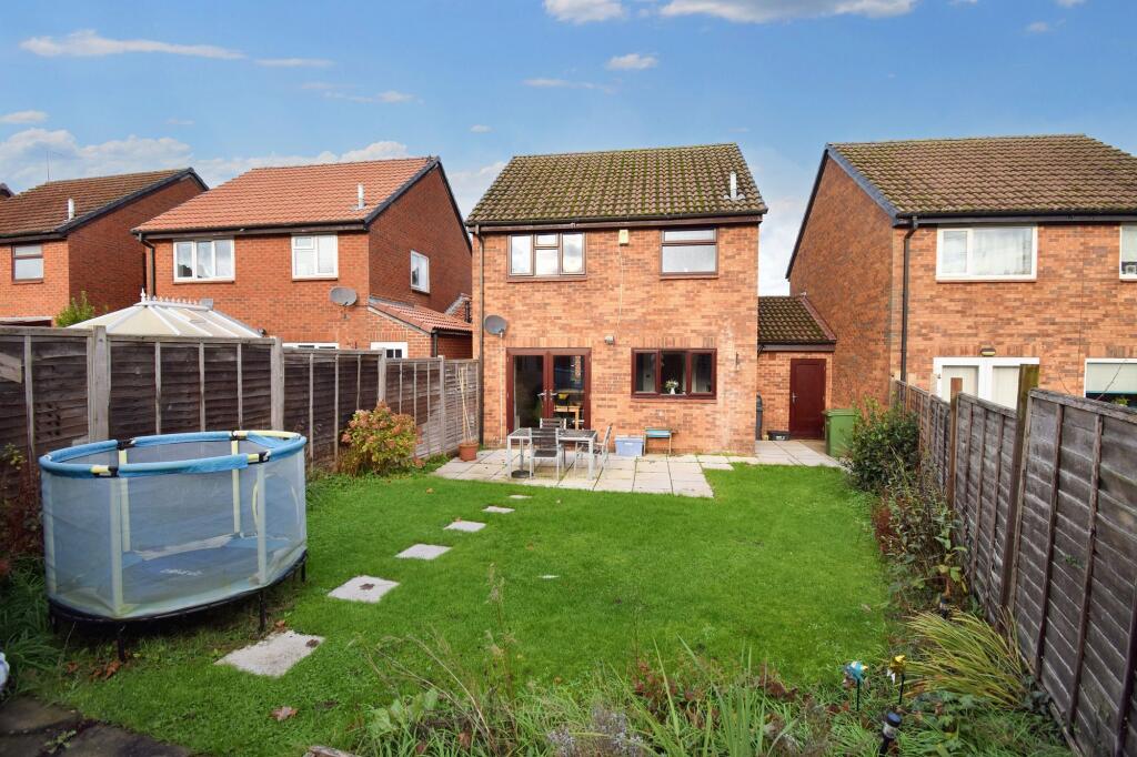 Donnington Drive, Valley Park, Chandler's Ford, SO53 3PL photo 3