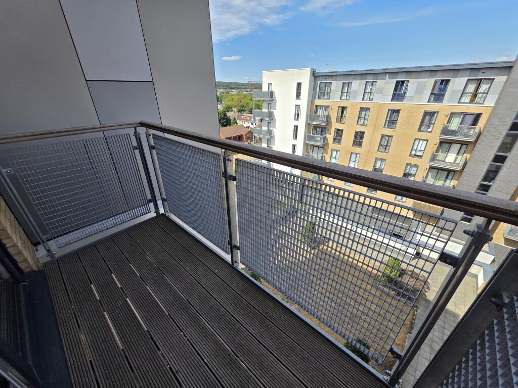 Apartment in Dartford - View 4