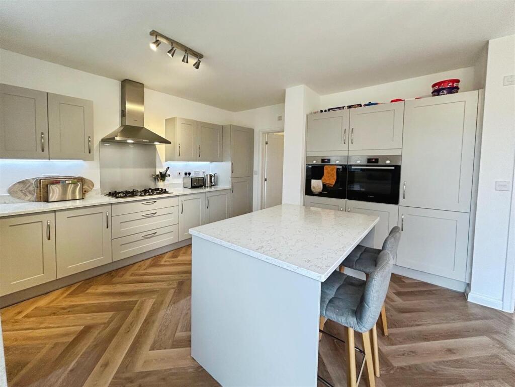 Bloxham Way, Radford Semele, Leamington Spa photo 2