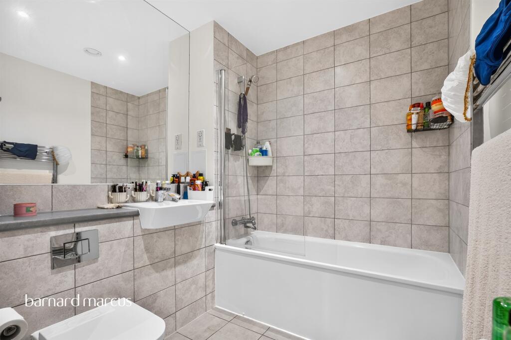 Apartment in London - More