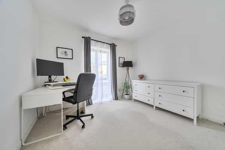 Apartment in Upton, St Crispin's - View 6