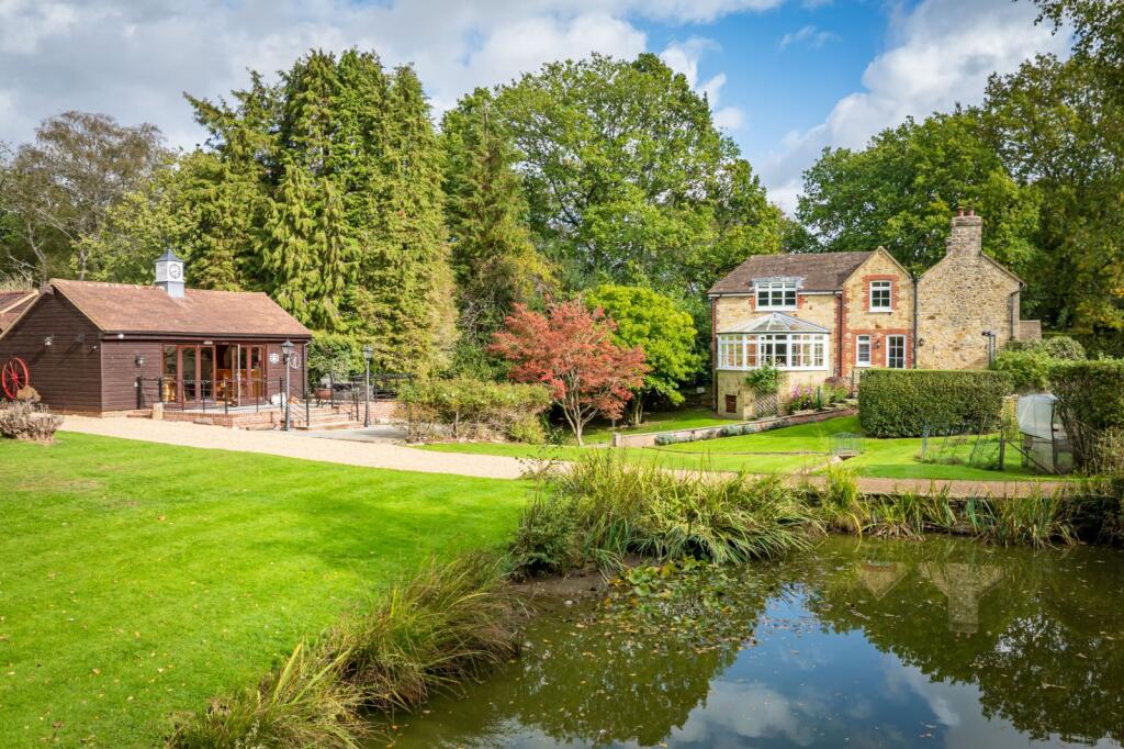House in Horsham, Bucks Head, Plummers Plain - View 5