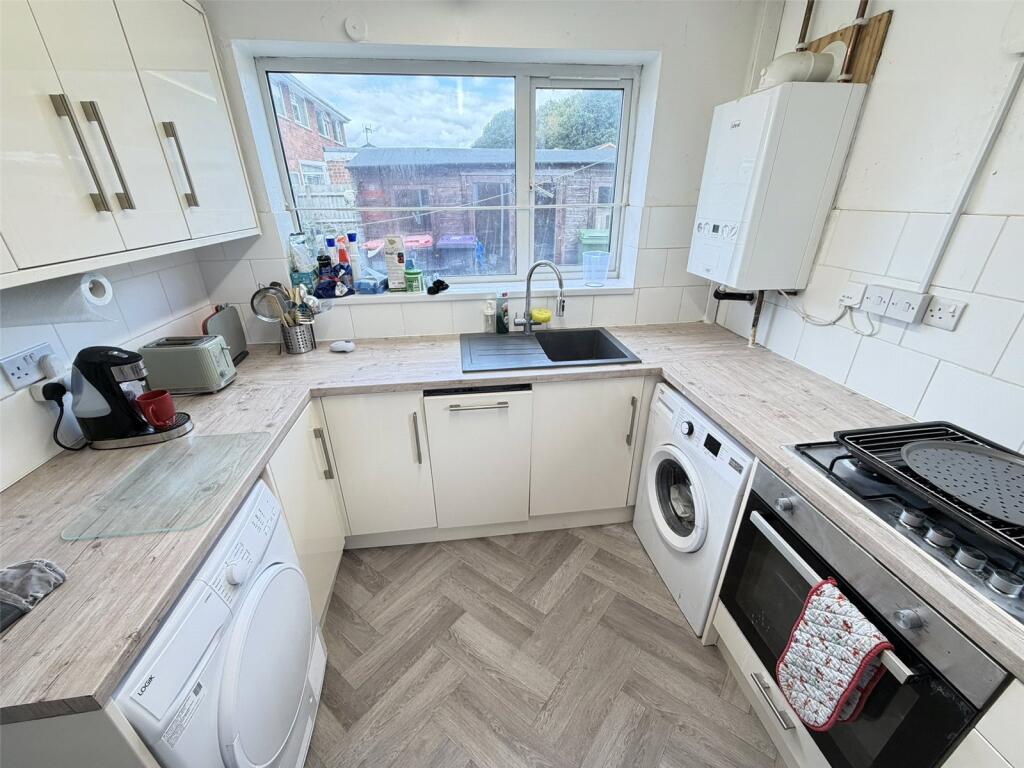 House in Dawley, Little Dawley - View 2