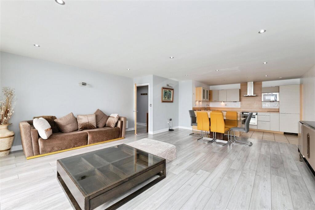 Main image of property: Western Gateway, London, E16