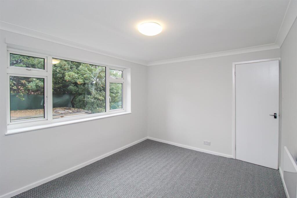 Apartment in Wakefield, Belle Vue - View 4