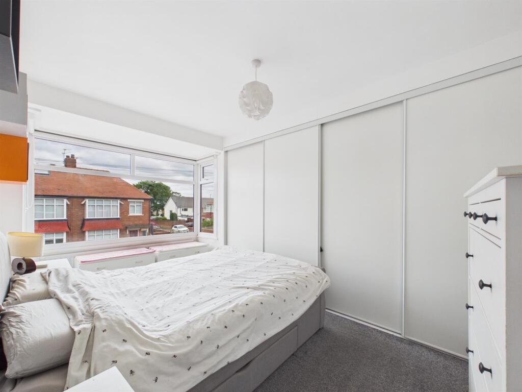 House in North Tyneside, Marden, Cullercoats - More