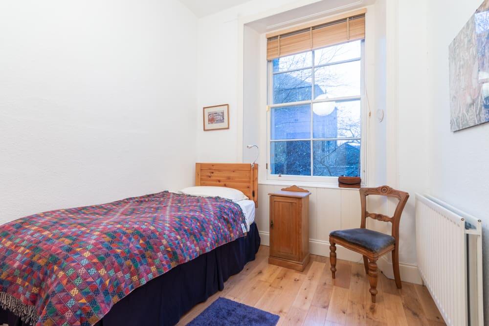 Apartment in Edinburgh - More