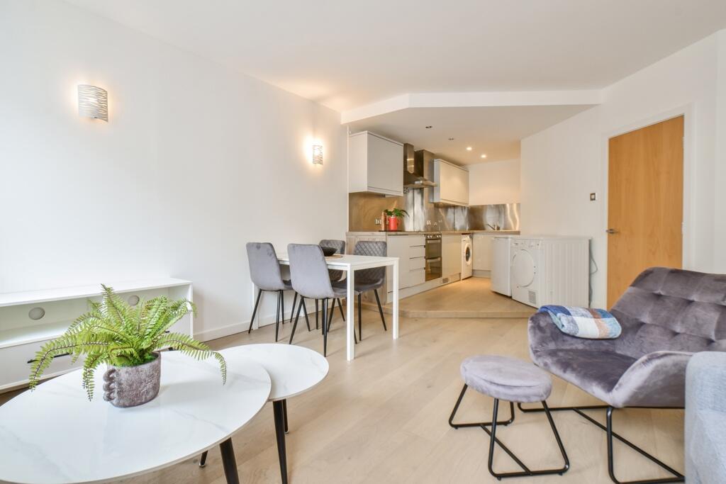 Main image of property: South Parade, Leeds City Centre