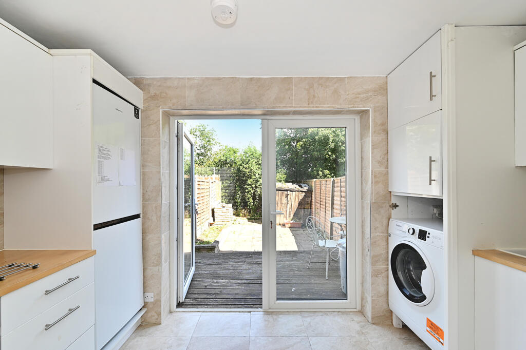 House in London, Beckton - View 2