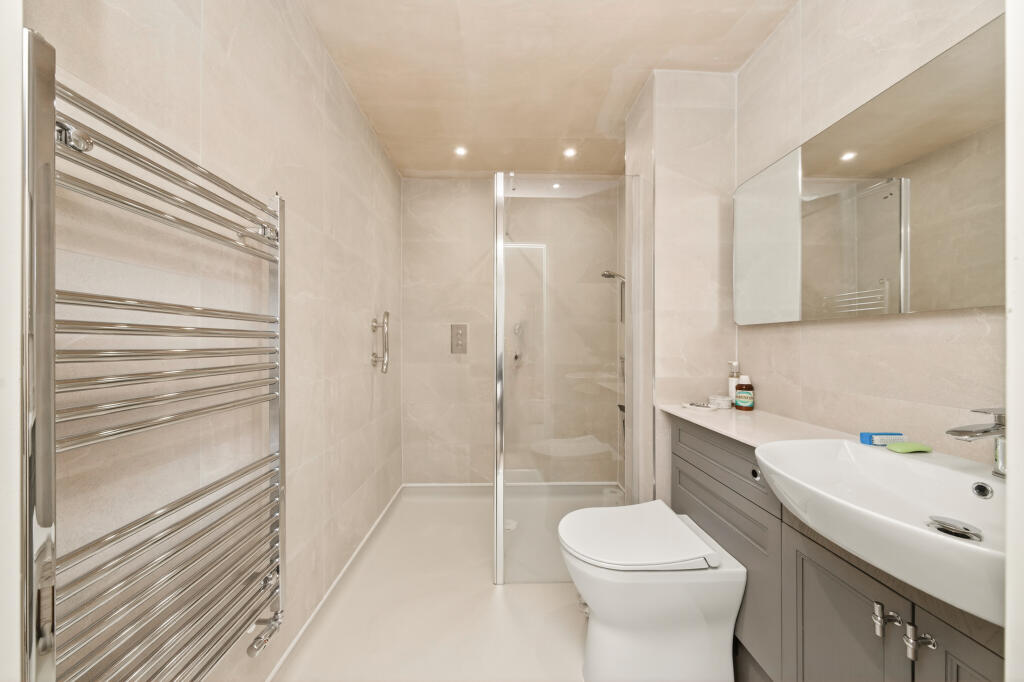 Apartment in Leeds - View 5