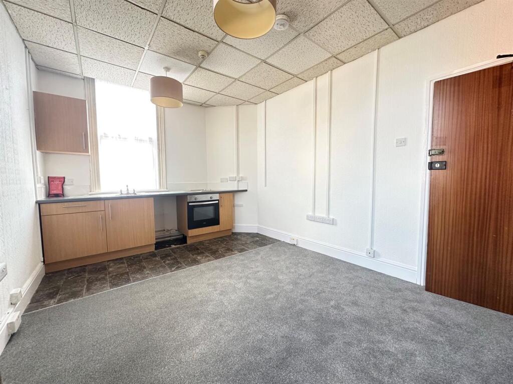 Apartment in Dudley - View 3