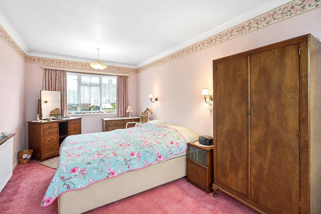 House in Brentwood, West Horndon - More