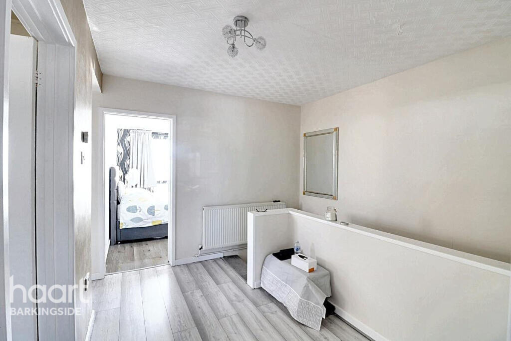 Apartment in London, Newbury Park