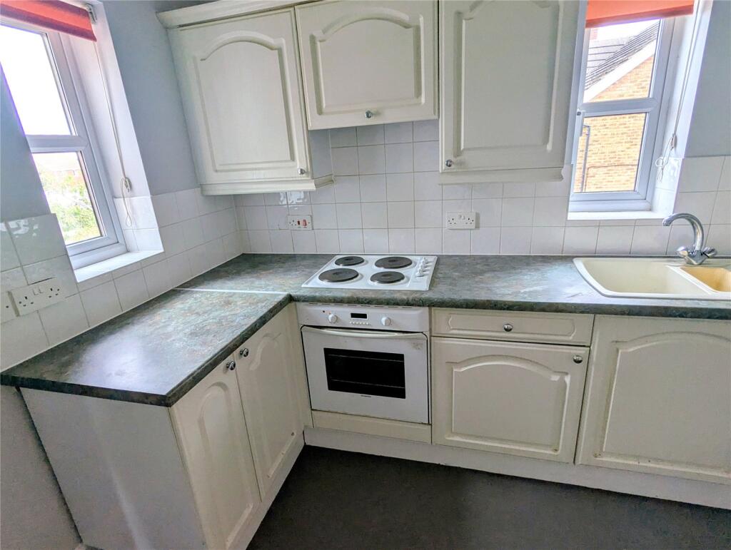 Apartment in East Suffolk, Grange Farm, Kesgrave - View 3