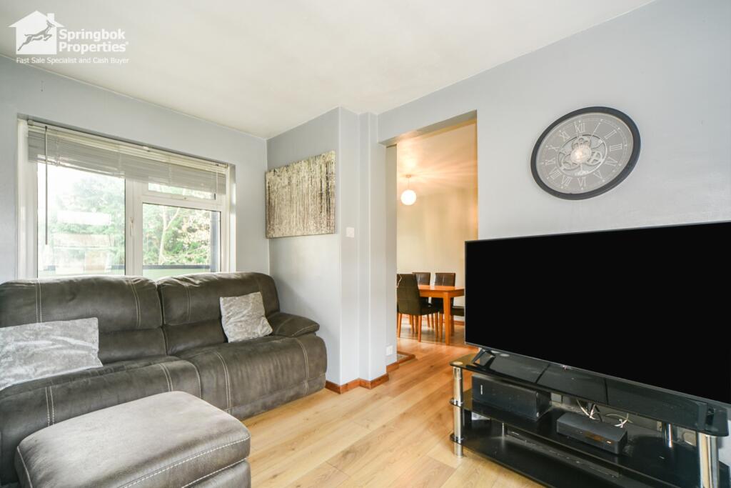 Larkfield Close, Bromley, Greater London photo 2