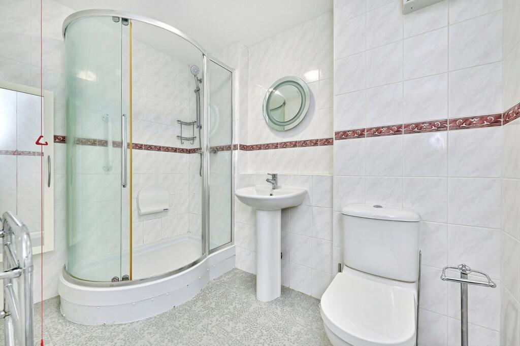 Apartment in East Hertfordshire, Hockerill, Bishop's Stortford - View 5
