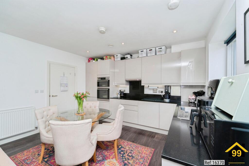 Apartment in Southall - View 5