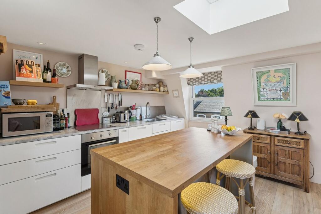 Apartment in London - View 5
