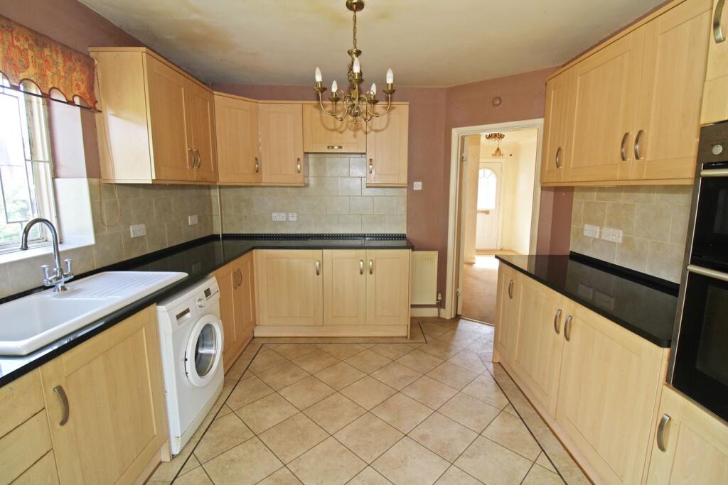 House in Bromley - View 2