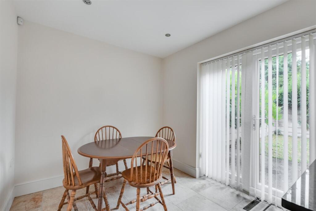 House in Nottingham, Chilwell - View 3