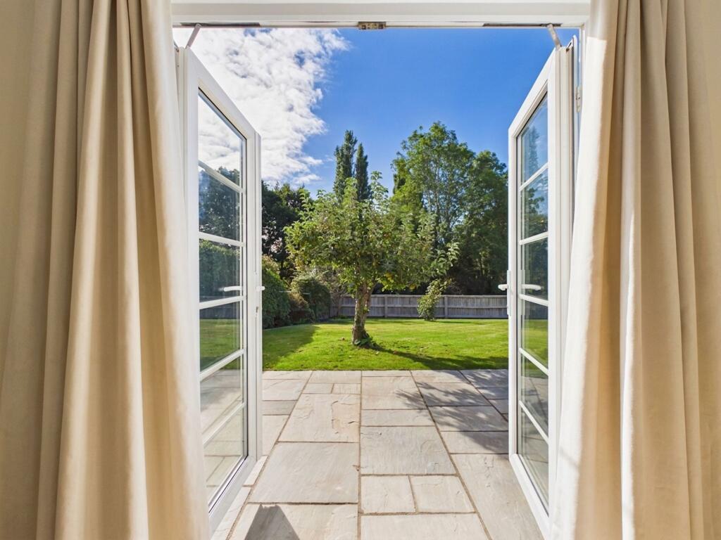 House in Worcester - View 5