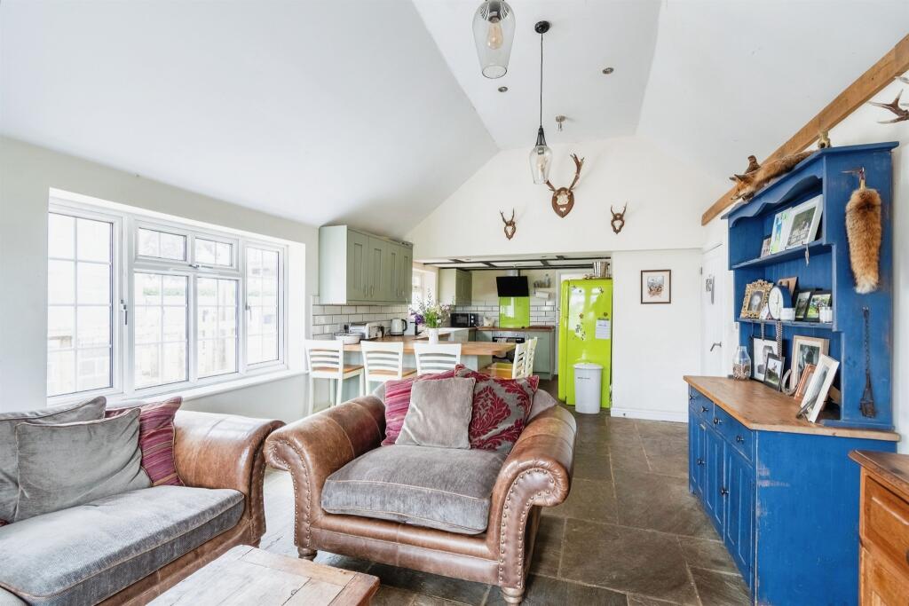 House in Bath, Southwick - More