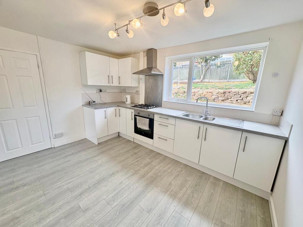 House in Nottingham, Clifton - View 3