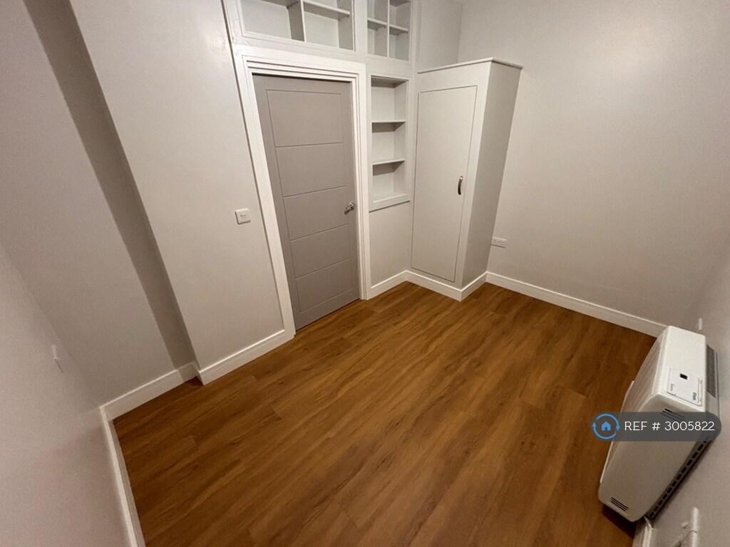 Apartment in Taunton - View 4
