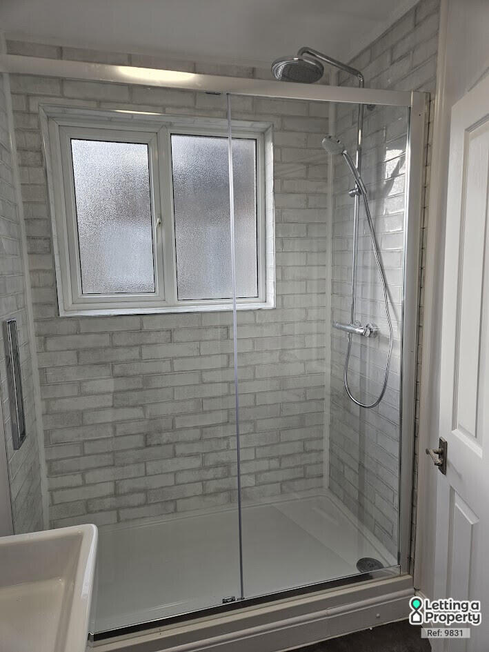 Main image of property: Bowes Road, London, Greater London, N11 1NL